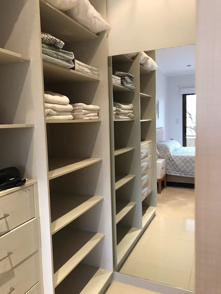 Domus Deluxe Apartment