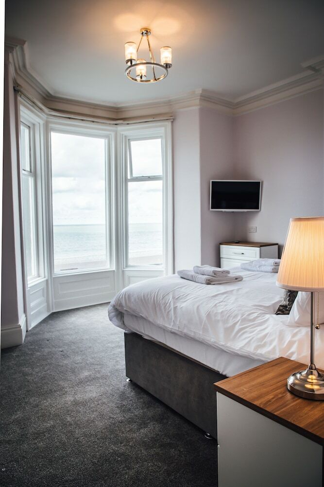 Carmel House Hotel