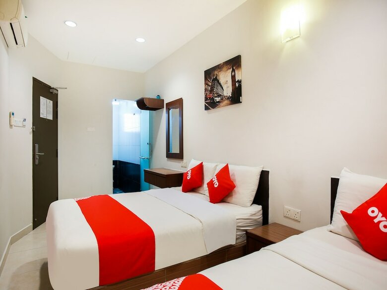 Oyo 89383 Hkf Hotel