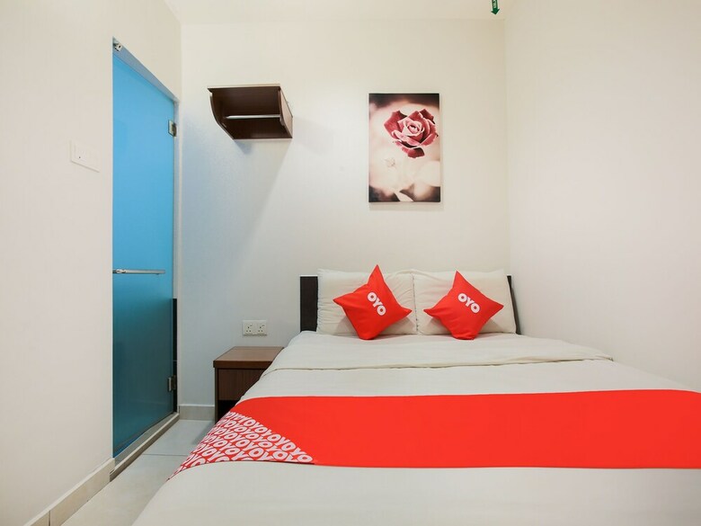 Oyo 89383 Hkf Hotel