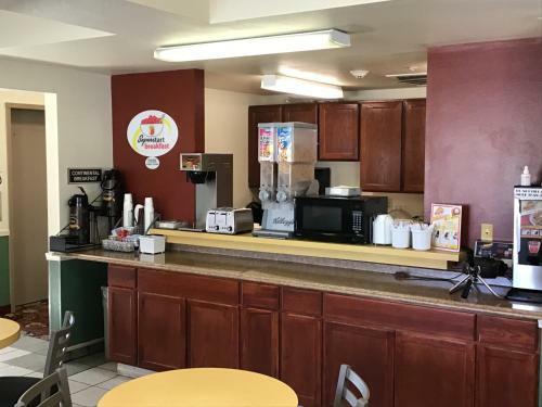 Motel Super 8 Salmon