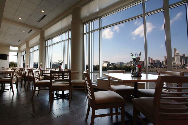 Hotel Embassy Suites Cincinnati - Rivercenter
