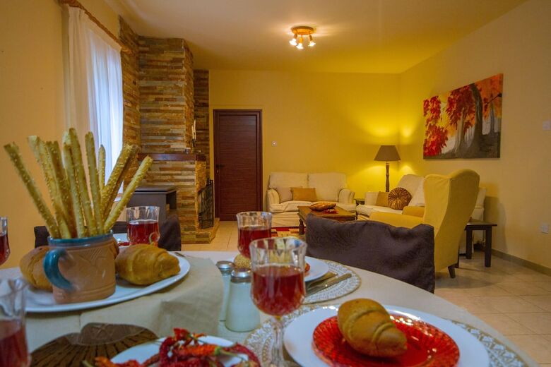 Persephone Cottage - Enhance Your Senses