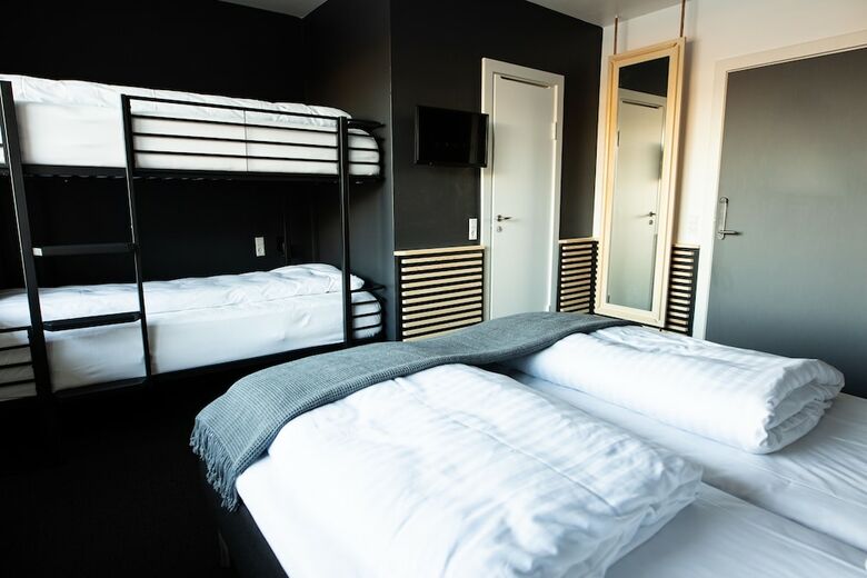 Hotel-b