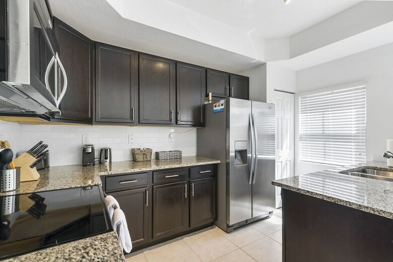 Kasa Davie Apartments