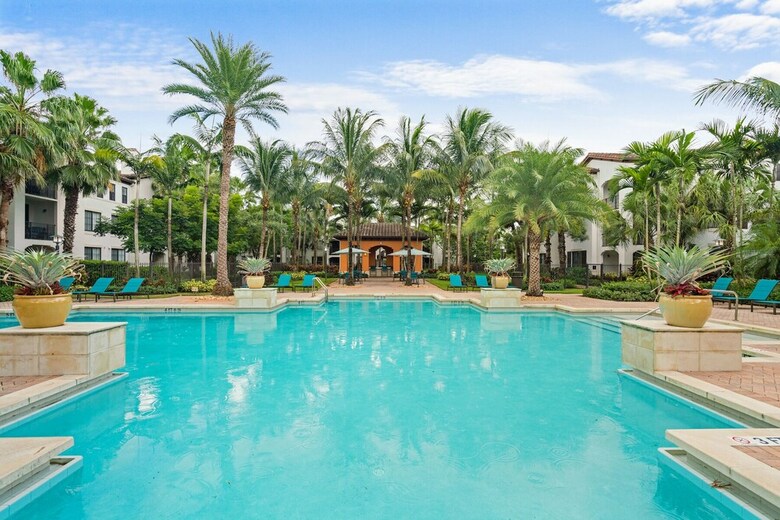Kasa Davie Apartments