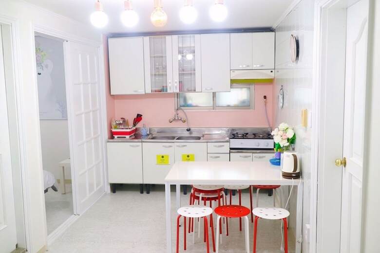 Apartamentos Kiki House 3