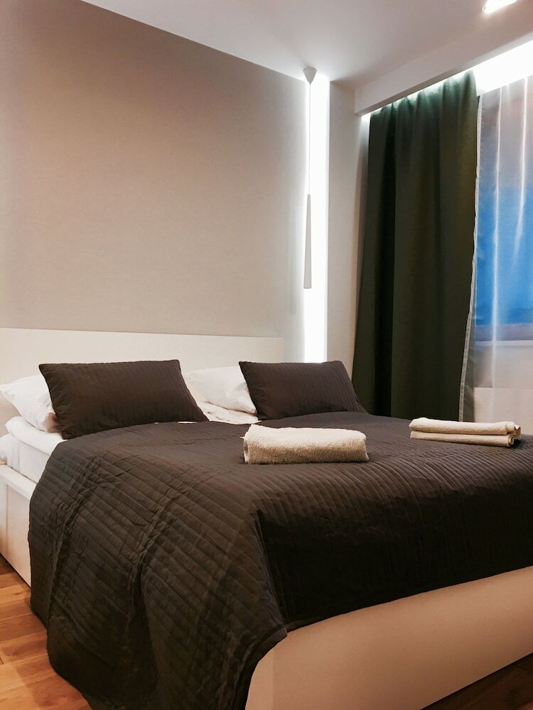 P&j Apartments