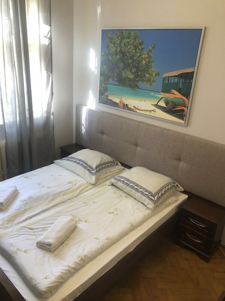 P&j Apartments