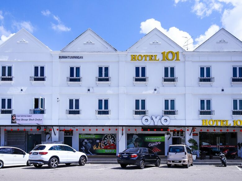 Oyo 89420 Hotel 101