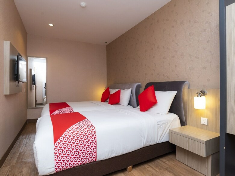 Oyo 89420 Hotel 101