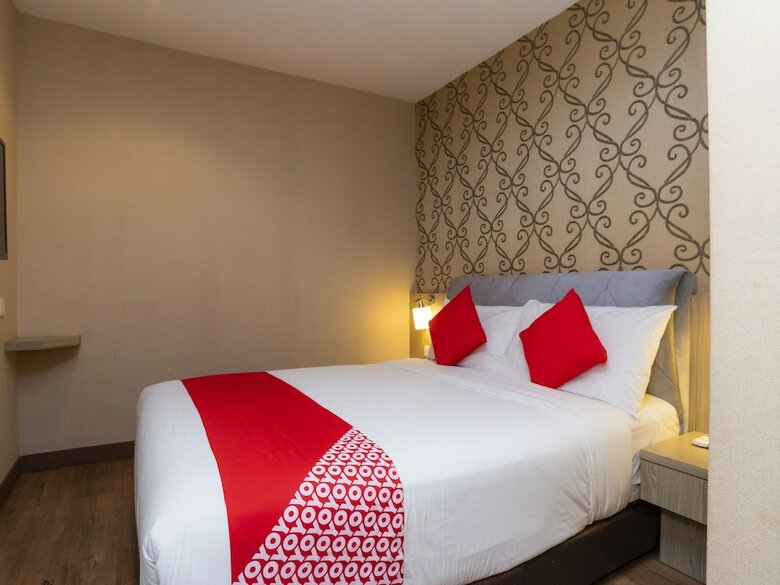 Oyo 89420 Hotel 101