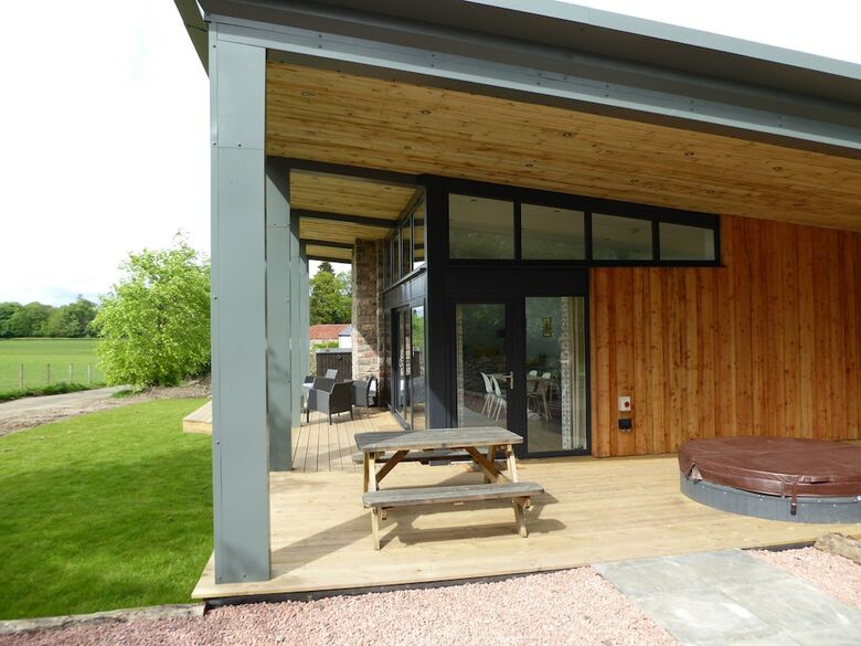 Oak Lodge