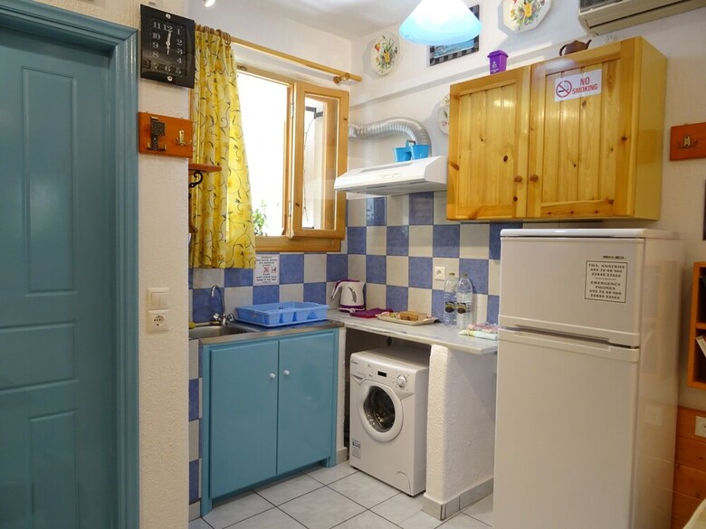 Kontaratos Studios & Apartments