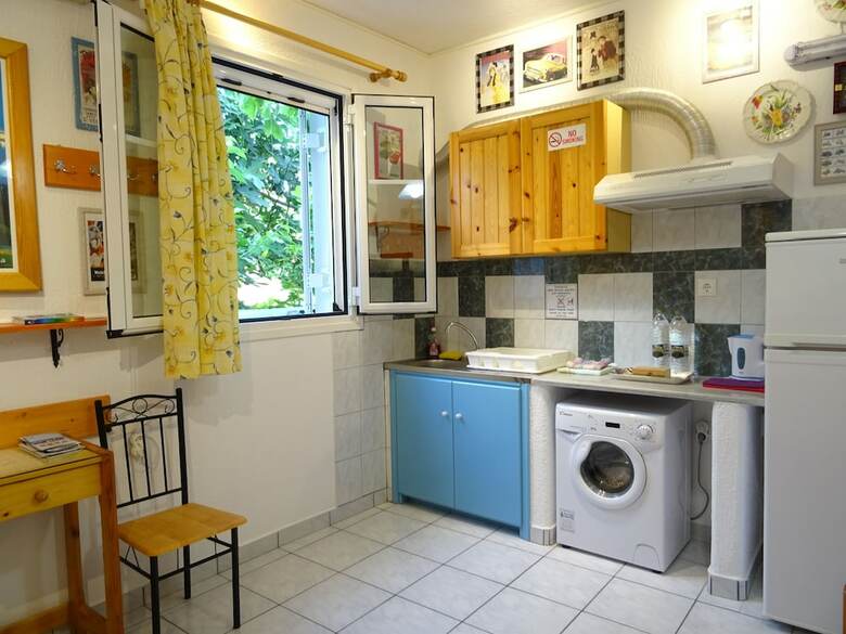 Kontaratos Studios & Apartments