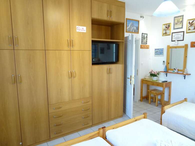 Kontaratos Studios & Apartments