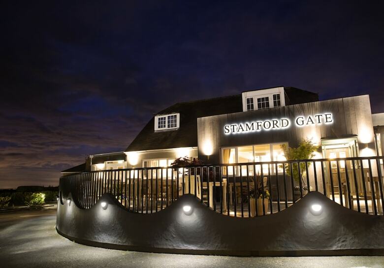 Stamford Gate Hotel