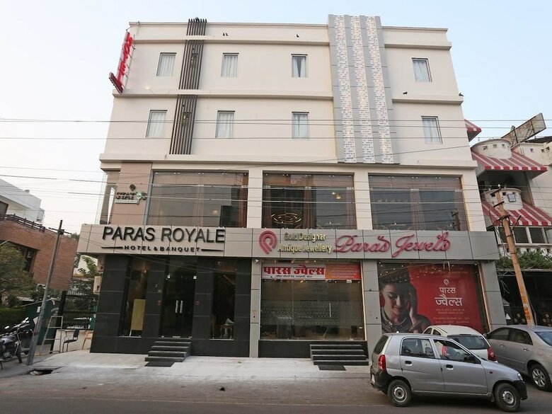 Hotel Paras Royale