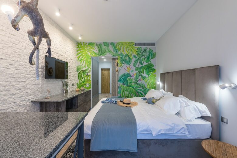 Mr. Grey Boutique Hotel