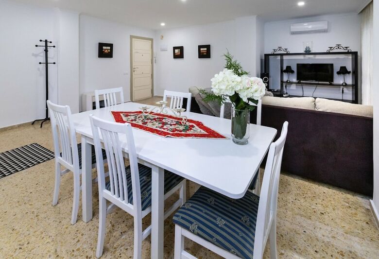 Fuengirola Centre - Modern 2br Apartment -one Step To Everything