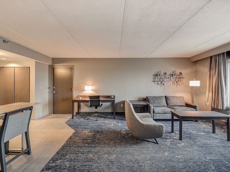 Doubletree By Hilton Hotel Bloomington