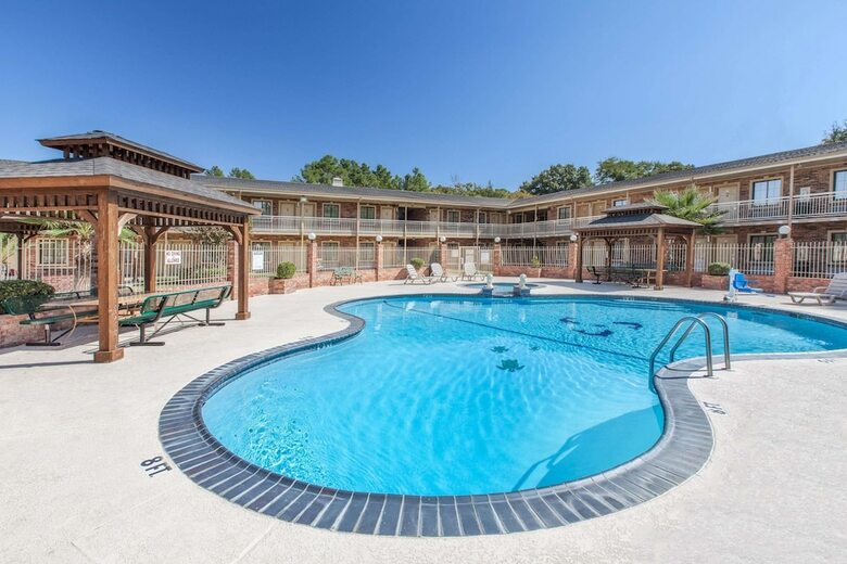 Motel Super 8 By Wyndham Tyler Tx