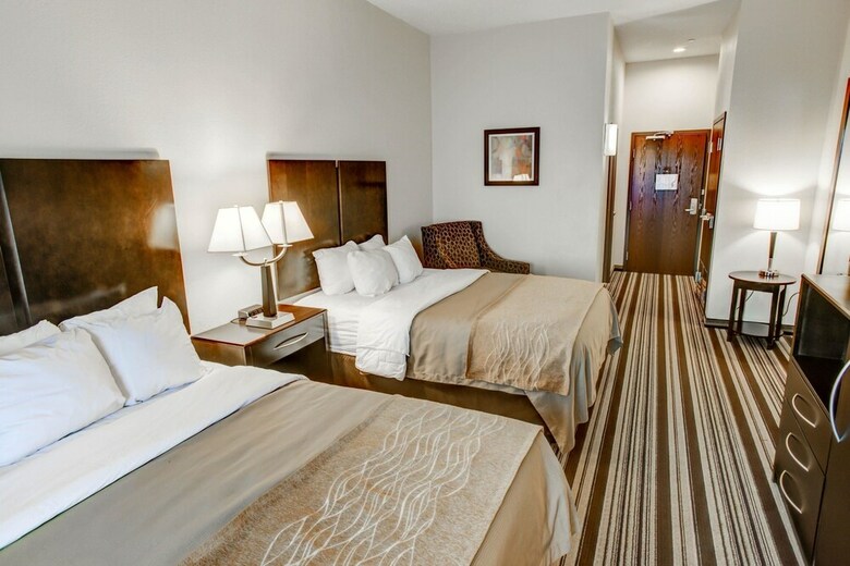 Hotel Comfort Inn & Suites