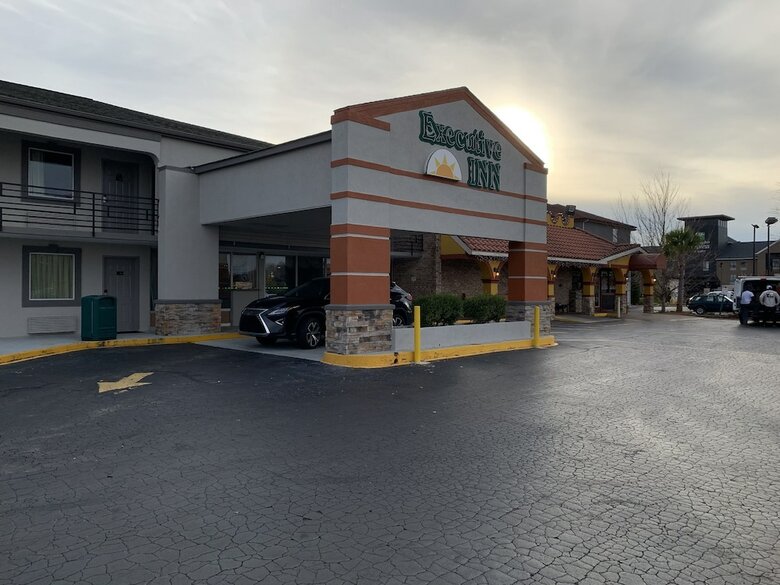 Hotel Executive Inn