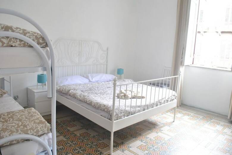 Hostal Sunrise Hostel & Rooms