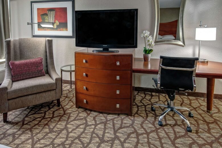 Doubletree By Hilton Hotel Jackson