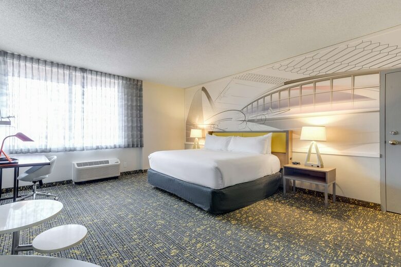 Hotel Rl St. Louis Airport