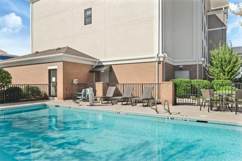 Holiday Inn Express Hotel & Suites Byron