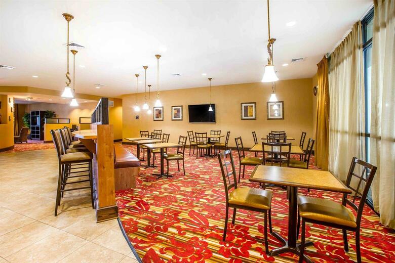 Hotel Comfort Suites Byron