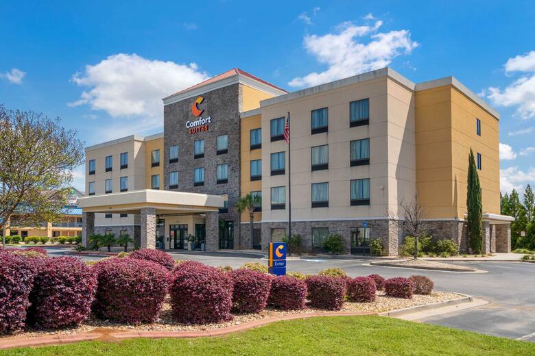 Hotel Comfort Suites Byron