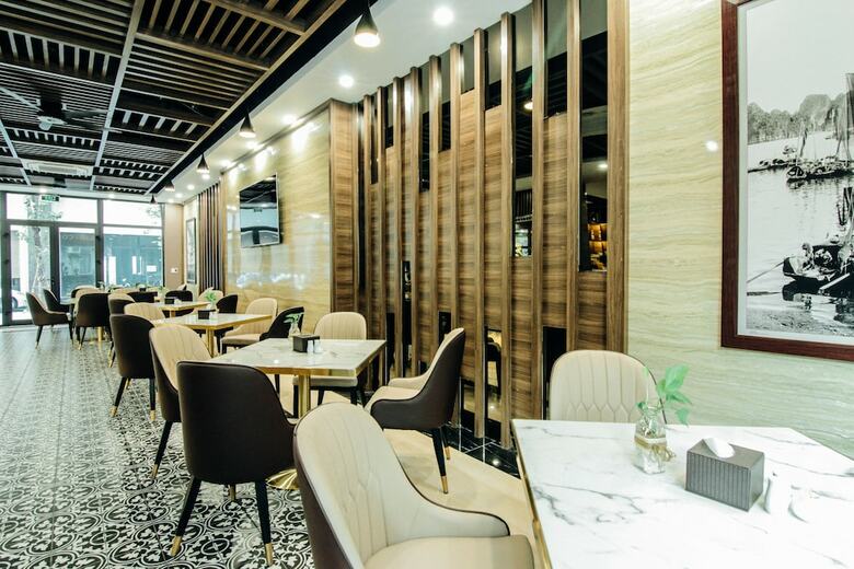 Top One Halong Hotel