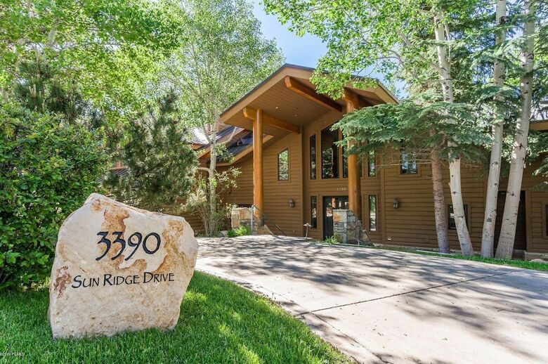 3390 Sun Ridge Dr