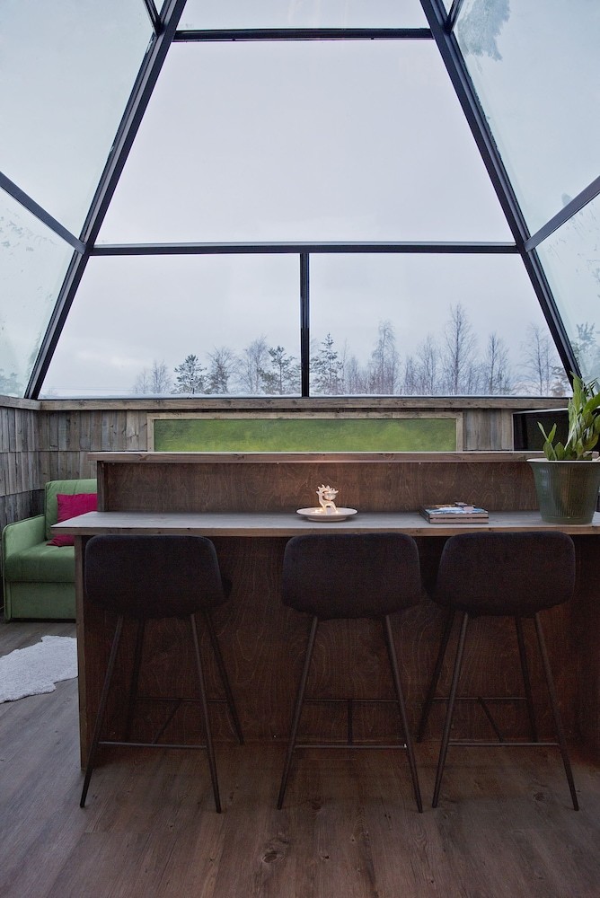 Hotel Aurora Pyramid Glass Igloos