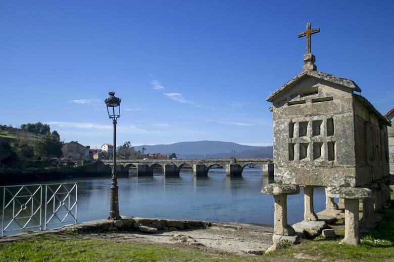 Hostal Hostel Albergue O Mes�n