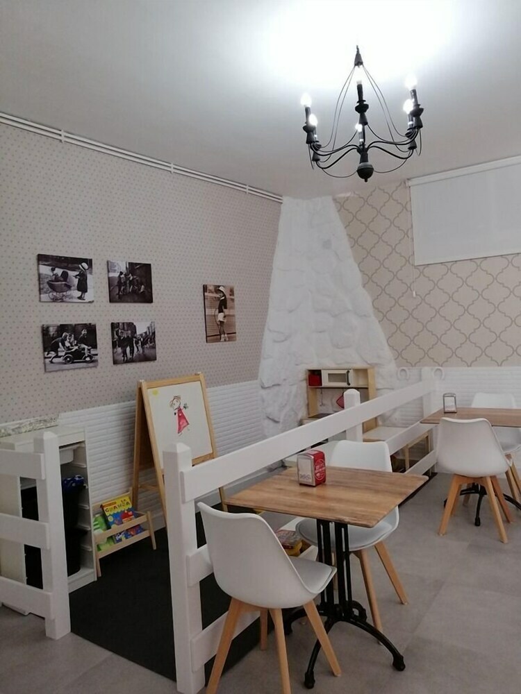 Hostal Hostel Albergue O Mes�n