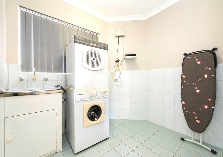 Hostal The Burswood Townhouse