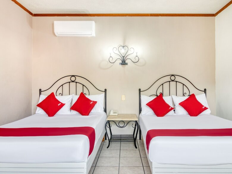 Hotel Capital O La Siesta