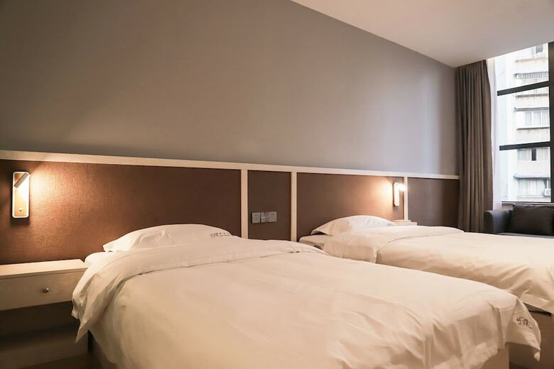 Hostal Fangorn International Hostel