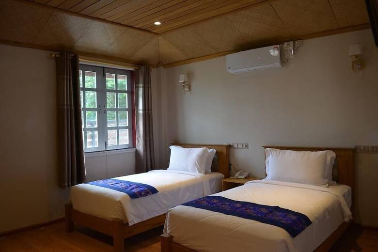 Silver Lake Hotel