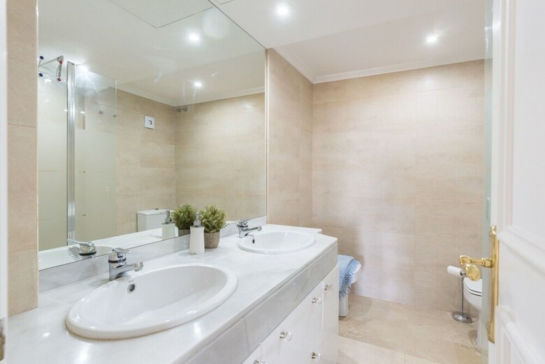 Malagasuite Marbella Solarium & Pool Apartment