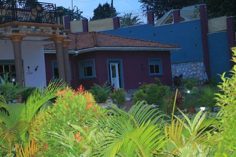 Hotel Mutundwe Villa