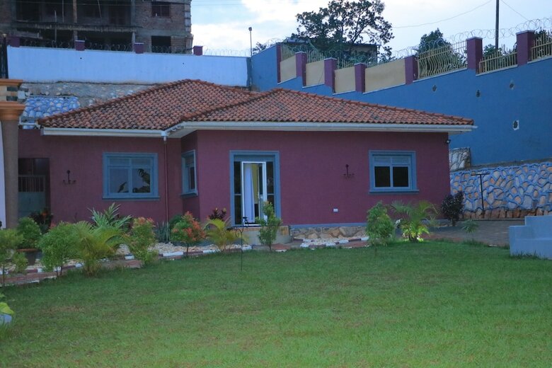 Hotel Mutundwe Villa