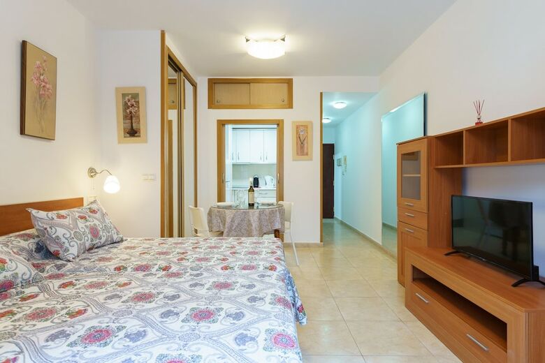 Malagasuite Studio On The Beach Apartment