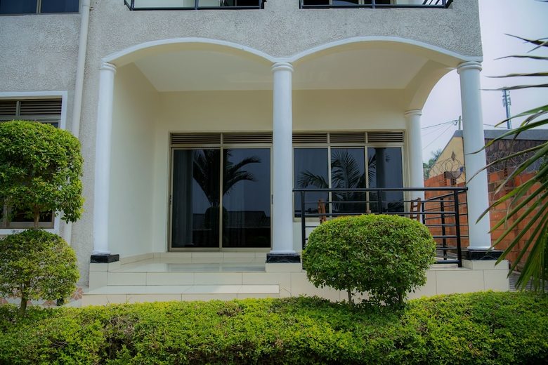 Hotel Gaju House