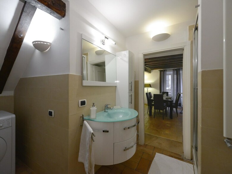 Ibernesi 2 Apartment