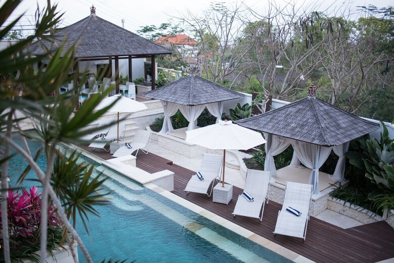 Hotel Adhiloka